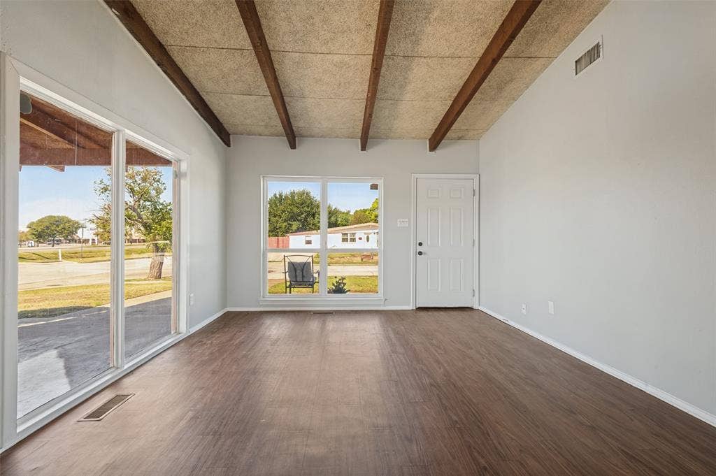 2686 Roger Williams Drive, Irving, TX 75061 2686 Roger Williams Drive, Irving, TX 75061