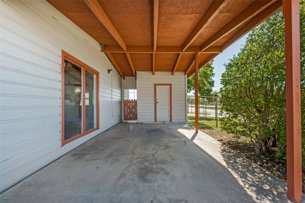 2686 Roger Williams Drive, Irving, TX 75061 2686 Roger Williams Drive, Irving, TX 75061