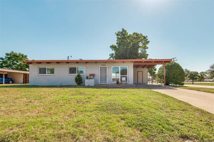 Property photo for 2686 Roger Williams Drive, Irving, TX