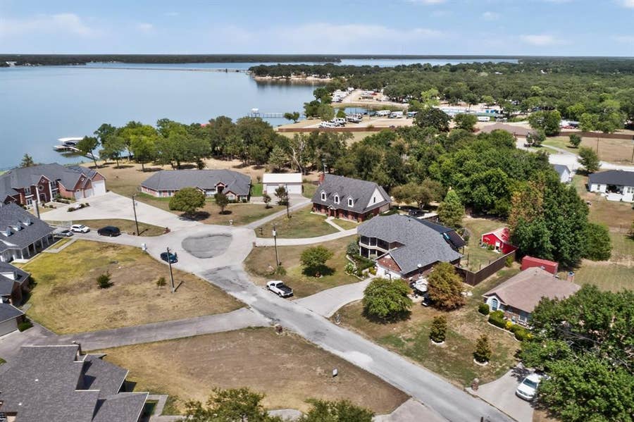 Property photo for 10547 Kitsee Knoll Way, Quinlan, TX