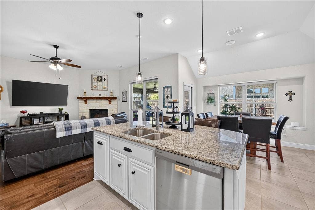 457 Wolf Creek Drive, Waxahachie, TX 75165 457 Wolf Creek Drive, Waxahachie, TX 75165