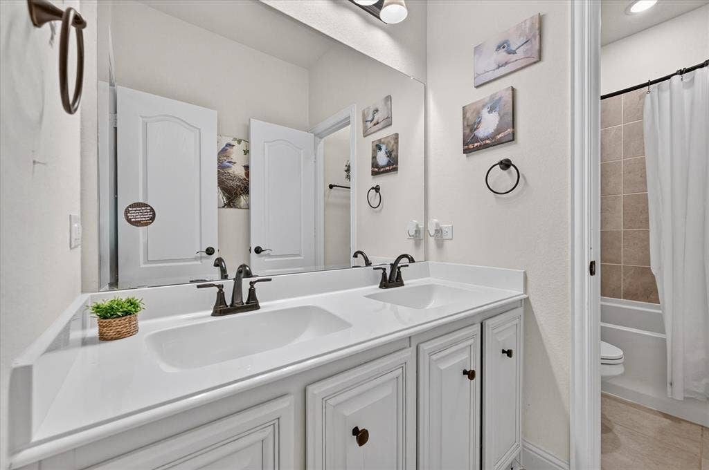 457 Wolf Creek Drive, Waxahachie, TX 75165 457 Wolf Creek Drive, Waxahachie, TX 75165