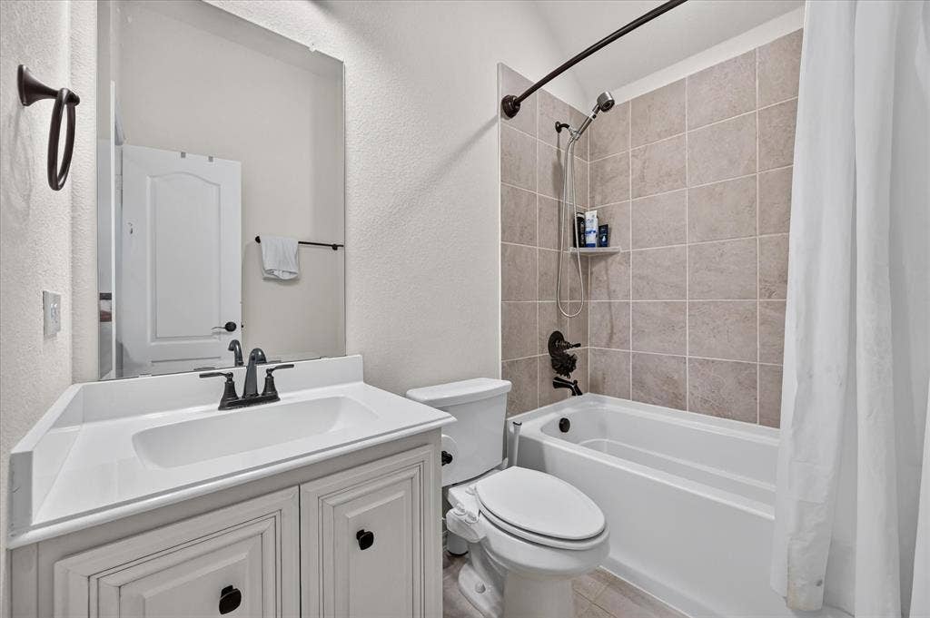 457 Wolf Creek Drive, Waxahachie, TX 75165 457 Wolf Creek Drive, Waxahachie, TX 75165