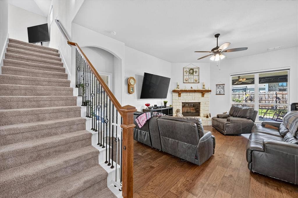 457 Wolf Creek Drive, Waxahachie, TX 75165 457 Wolf Creek Drive, Waxahachie, TX 75165