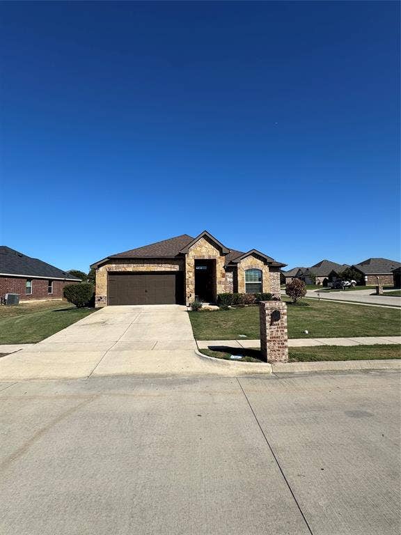 Property photo for 4101 Bridle Path Lane, Sanger, TX