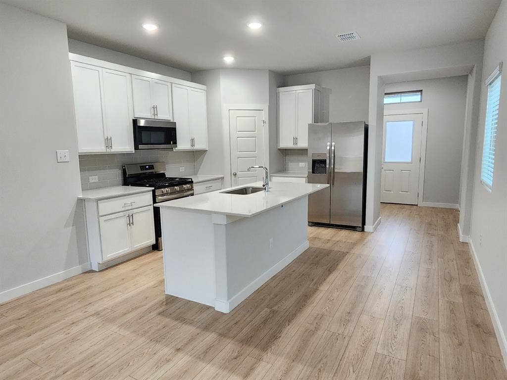 3405 High Valley Drive, McKinney, TX 75071 3405 High Valley Drive, McKinney, TX 75071