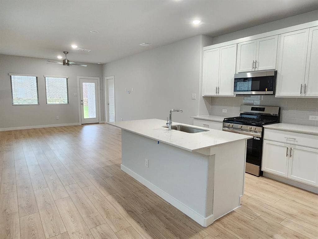 3405 High Valley Drive, McKinney, TX 75071 3405 High Valley Drive, McKinney, TX 75071
