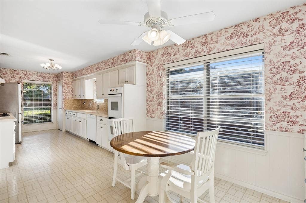 2015 Scarlet Oak Drive, Richardson, TX 75081 2015 Scarlet Oak Drive, Richardson, TX 75081