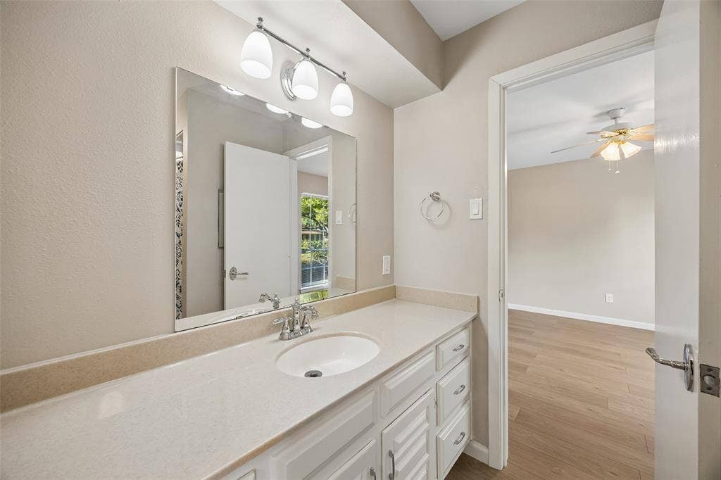 2015 Scarlet Oak Drive, Richardson, TX 75081 2015 Scarlet Oak Drive, Richardson, TX 75081