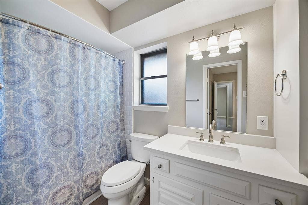 2015 Scarlet Oak Drive, Richardson, TX 75081 2015 Scarlet Oak Drive, Richardson, TX 75081
