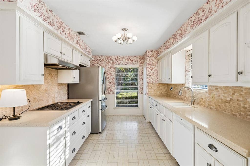 2015 Scarlet Oak Drive, Richardson, TX 75081 2015 Scarlet Oak Drive, Richardson, TX 75081