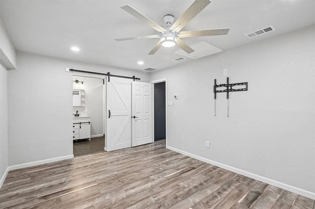 511 Commerce Street, Kemp, TX 75143 511 Commerce Street, Kemp, TX 75143