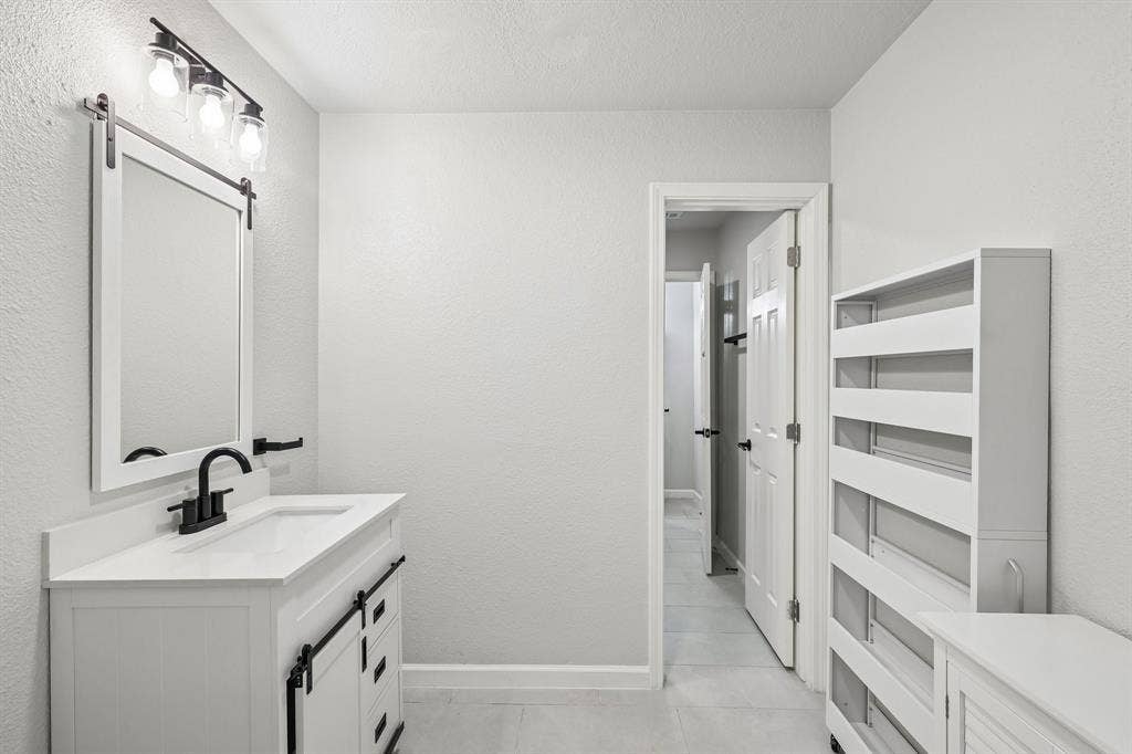 511 Commerce Street, Kemp, TX 75143 511 Commerce Street, Kemp, TX 75143