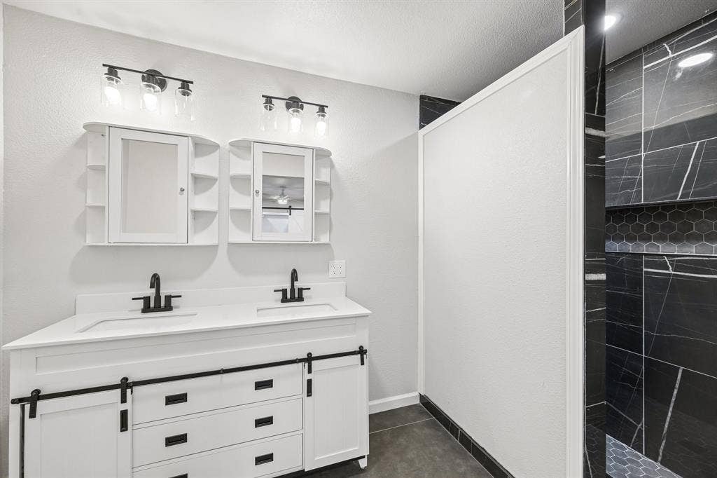 511 Commerce Street, Kemp, TX 75143 511 Commerce Street, Kemp, TX 75143