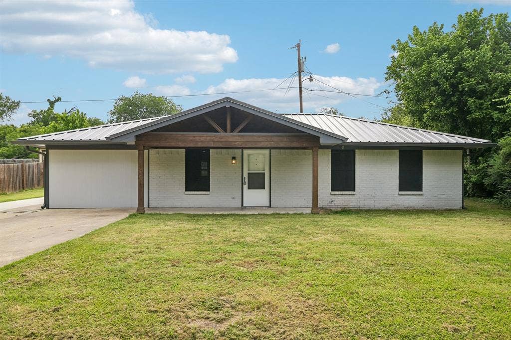 511 Commerce Street, Kemp, TX 75143 511 Commerce Street, Kemp, TX 75143