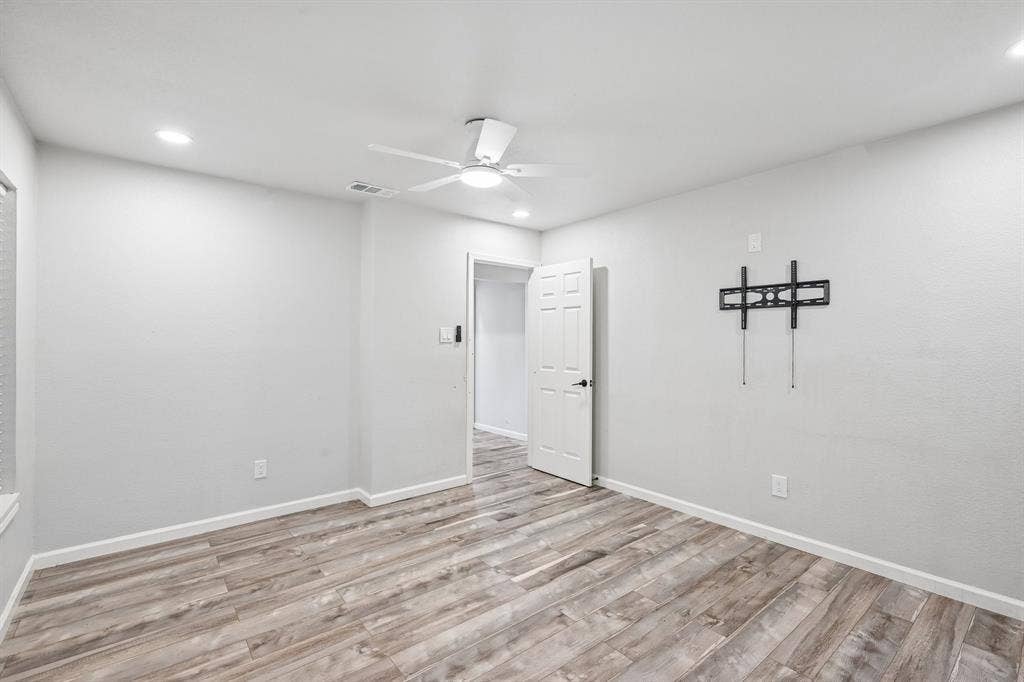 511 Commerce Street, Kemp, TX 75143 511 Commerce Street, Kemp, TX 75143