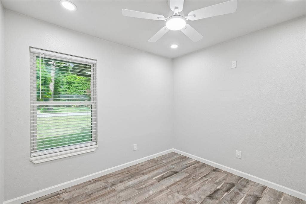 511 Commerce Street, Kemp, TX 75143 511 Commerce Street, Kemp, TX 75143