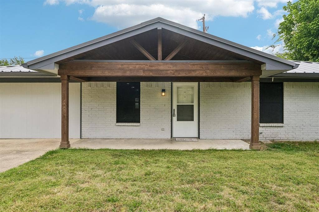 511 Commerce Street, Kemp, TX 75143 511 Commerce Street, Kemp, TX 75143