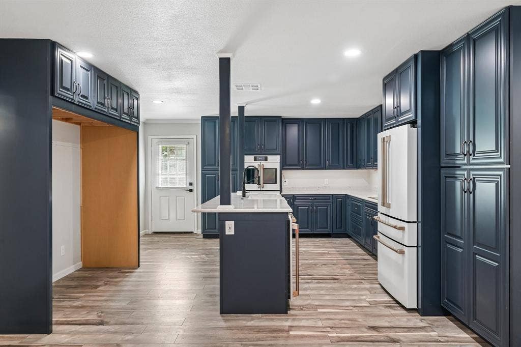 511 Commerce Street, Kemp, TX 75143 511 Commerce Street, Kemp, TX 75143