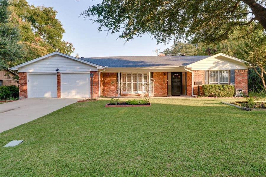 Property photo for 6305 Whitman Avenue, Fort Worth, TX