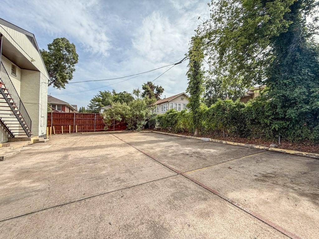 810 Blaylock Drive, #203, Dallas, TX 75203 810 Blaylock Drive, #203, Dallas, TX 75203