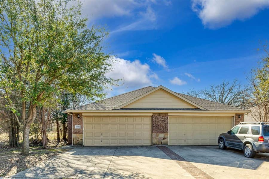 Property photo for 1301 Ravenwood Drive, #1301, Mansfield, TX