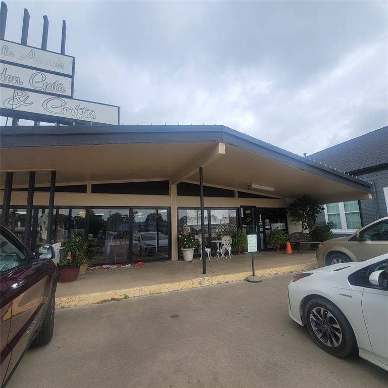 402 W Ennis Avenue, Ennis, TX 75119 402 W Ennis Avenue, Ennis, TX 75119