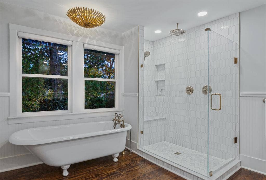 506 W Virginia Street, McKinney, TX 75069 Claw Tub and recently remodeled steam shower