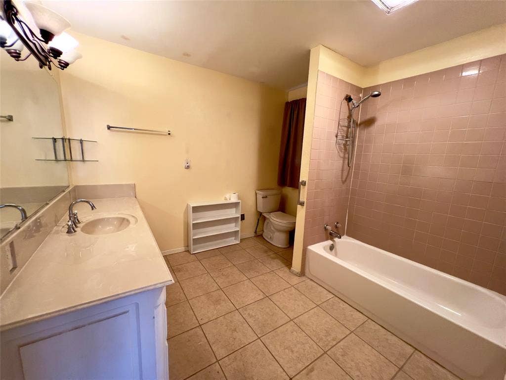 212 Straw Road, Saginaw, TX 76179