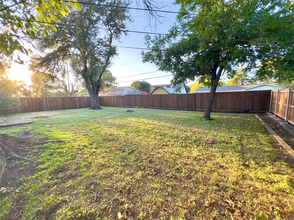 212 Straw Road, Saginaw, TX 76179