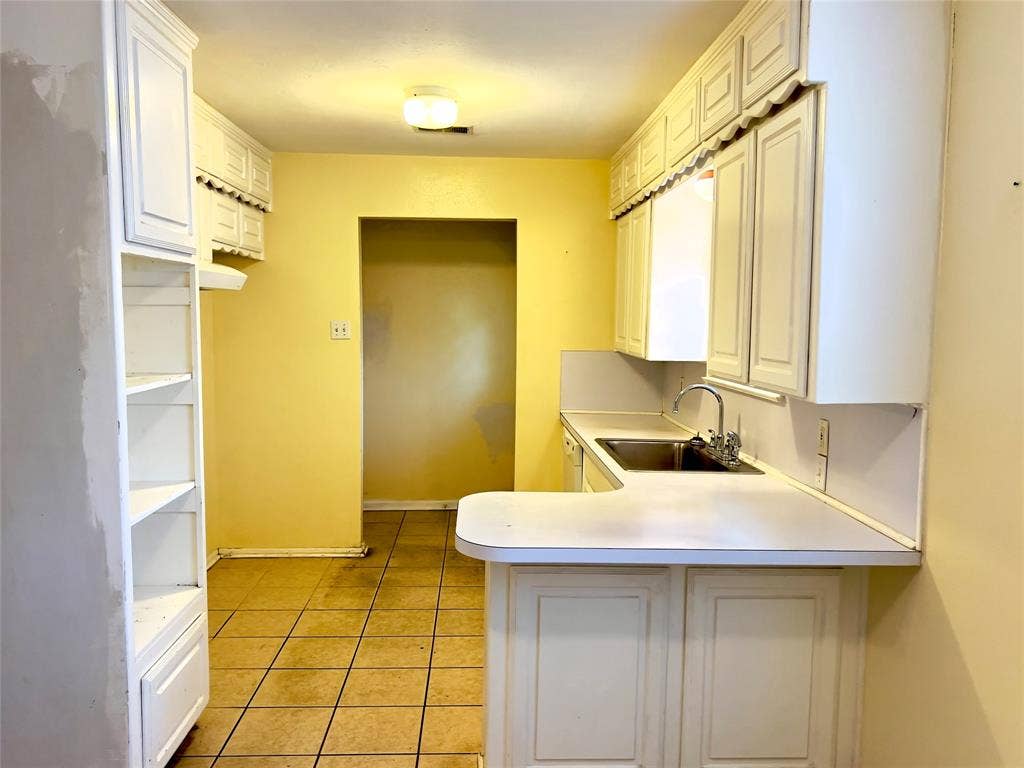 212 Straw Road, Saginaw, TX 76179