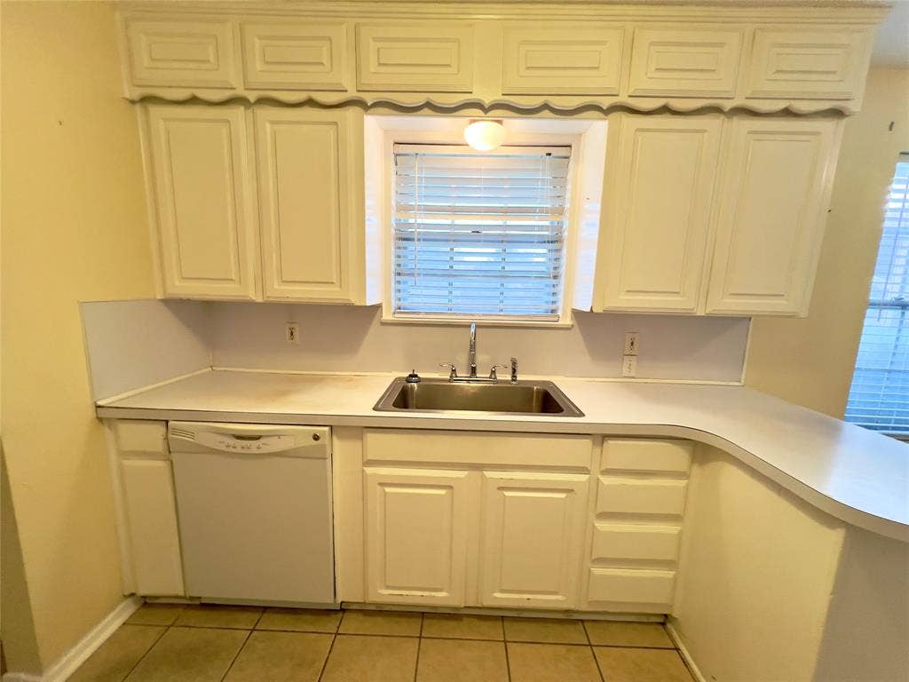 212 Straw Road, Saginaw, TX 76179