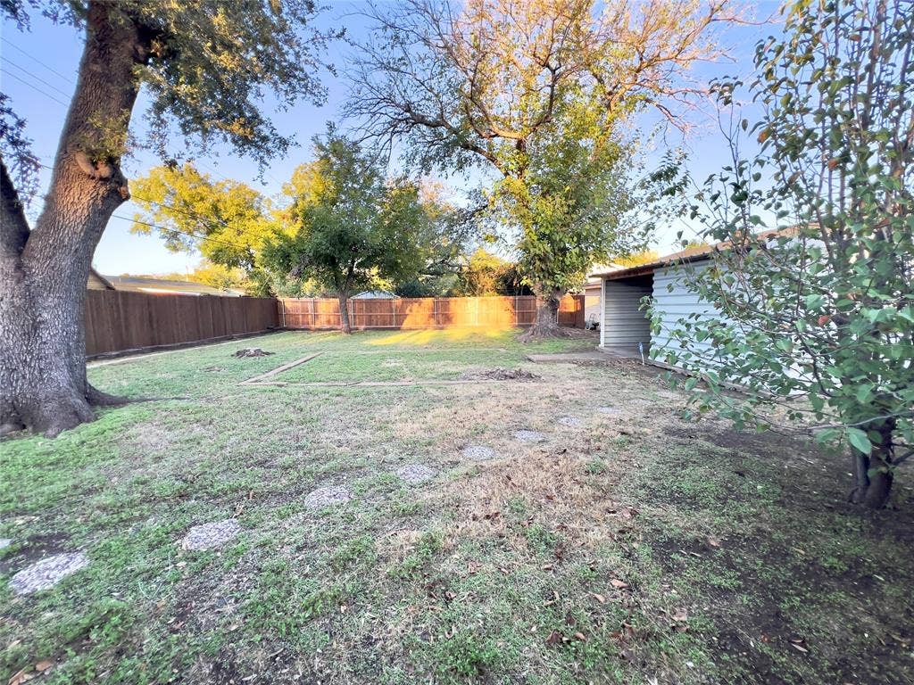 212 Straw Road, Saginaw, TX 76179