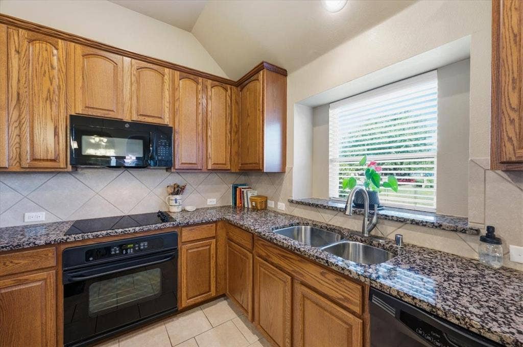 5132 Welara Drive, Grand Prairie, TX 75052 5132 Welara Drive, Grand Prairie, TX 75052