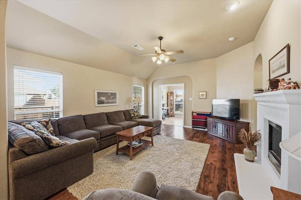 5132 Welara Drive, Grand Prairie, TX 75052 5132 Welara Drive, Grand Prairie, TX 75052