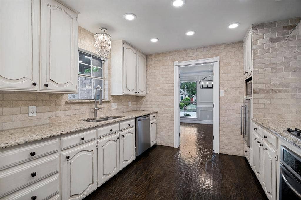 2641 Windswept Lane, Mesquite, TX 75181