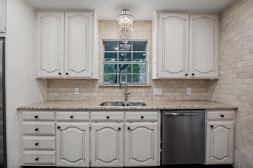 2641 Windswept Lane, Mesquite, TX 75181