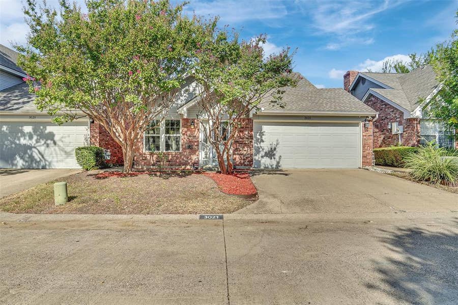 Property photo for 3021 Waterfront Circle, Garland, TX
