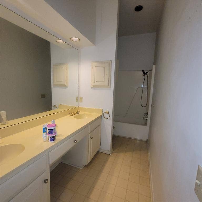 212 W Knox Street, #2, Ennis, TX 75119 212 W Knox Street, #2, Ennis, TX 75119