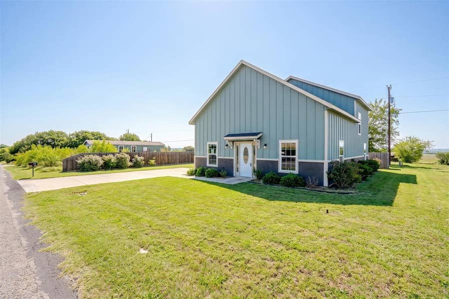 Property photo for 4429 Peppertree Road, Granbury, TX