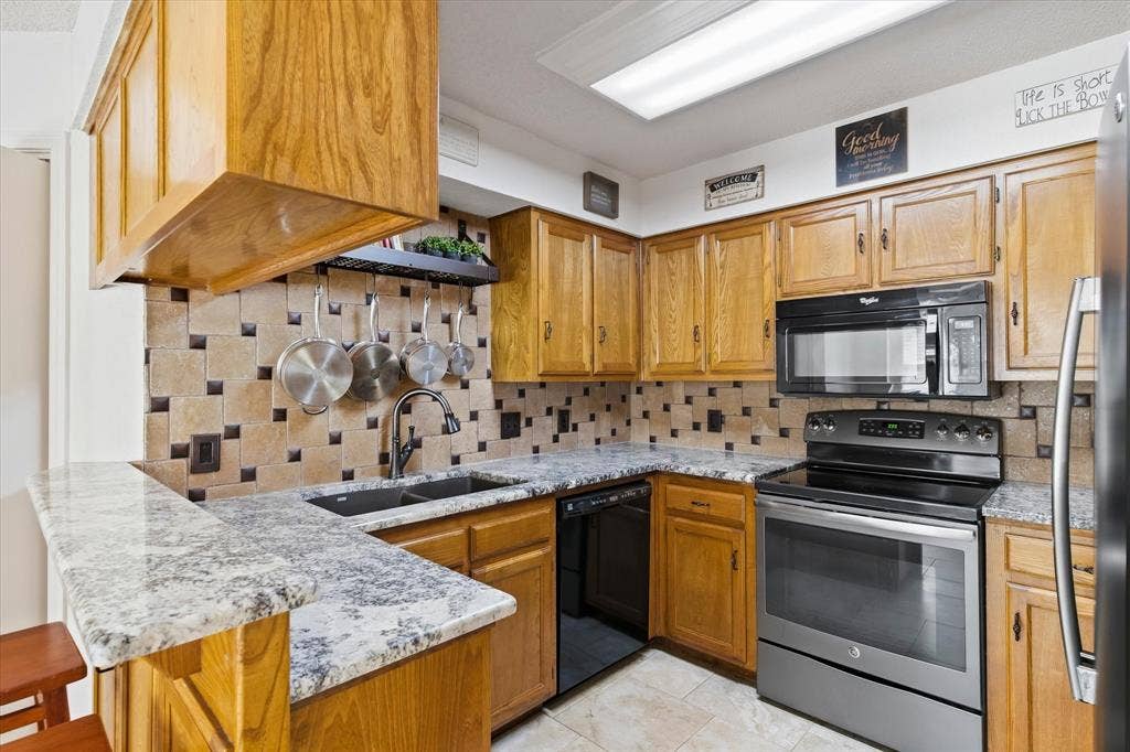 4202 Windhurst Drive, Arlington, TX 76015