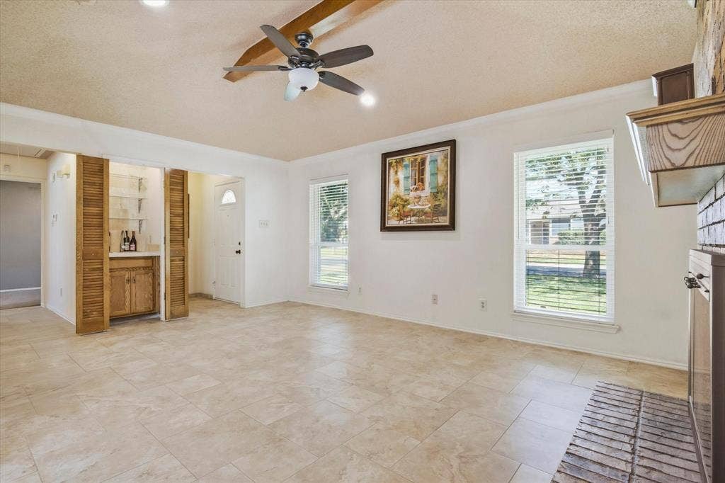 4202 Windhurst Drive, Arlington, TX 76015
