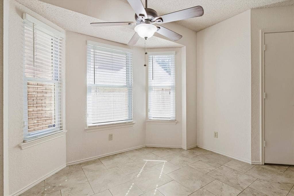 4202 Windhurst Drive, Arlington, TX 76015