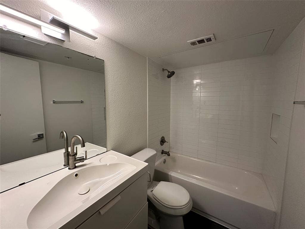 5404 Reiger Avenue, #301, Dallas, TX 75214 5404 Reiger Avenue, #301, Dallas, TX 75214