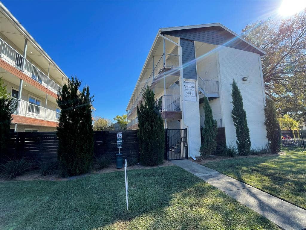 5404 Reiger Avenue, #301, Dallas, TX 75214 5404 Reiger Avenue, #301, Dallas, TX 75214