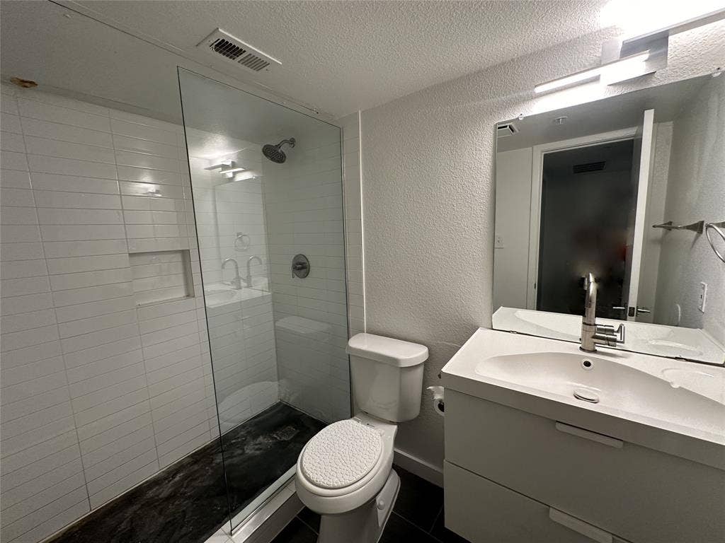 5404 Reiger Avenue, #301, Dallas, TX 75214 5404 Reiger Avenue, #301, Dallas, TX 75214