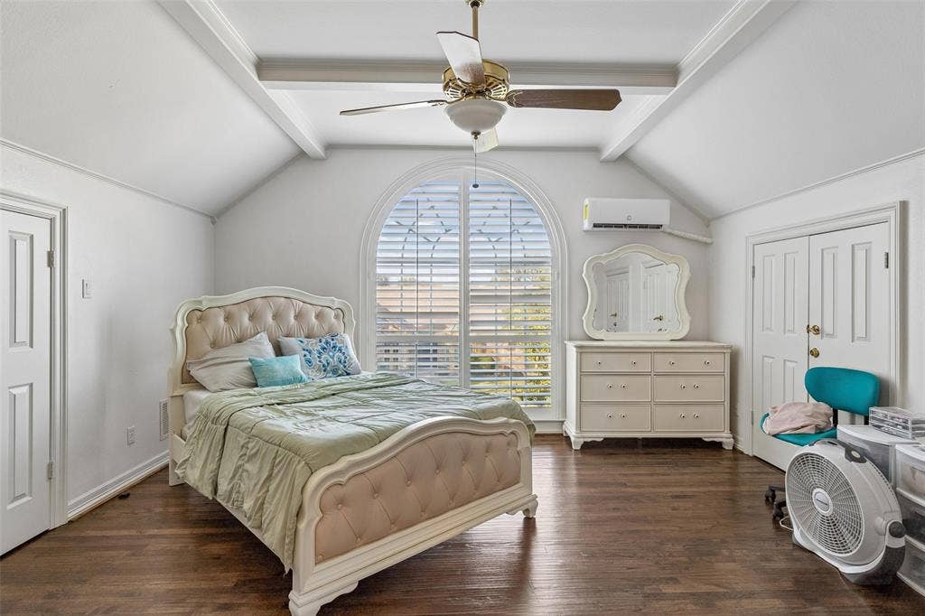 6422 Covecreek Place, Dallas, TX 75240