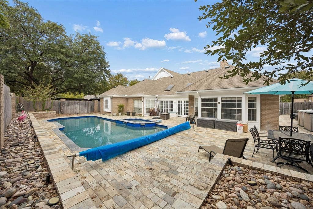 6422 Covecreek Place, Dallas, TX 75240