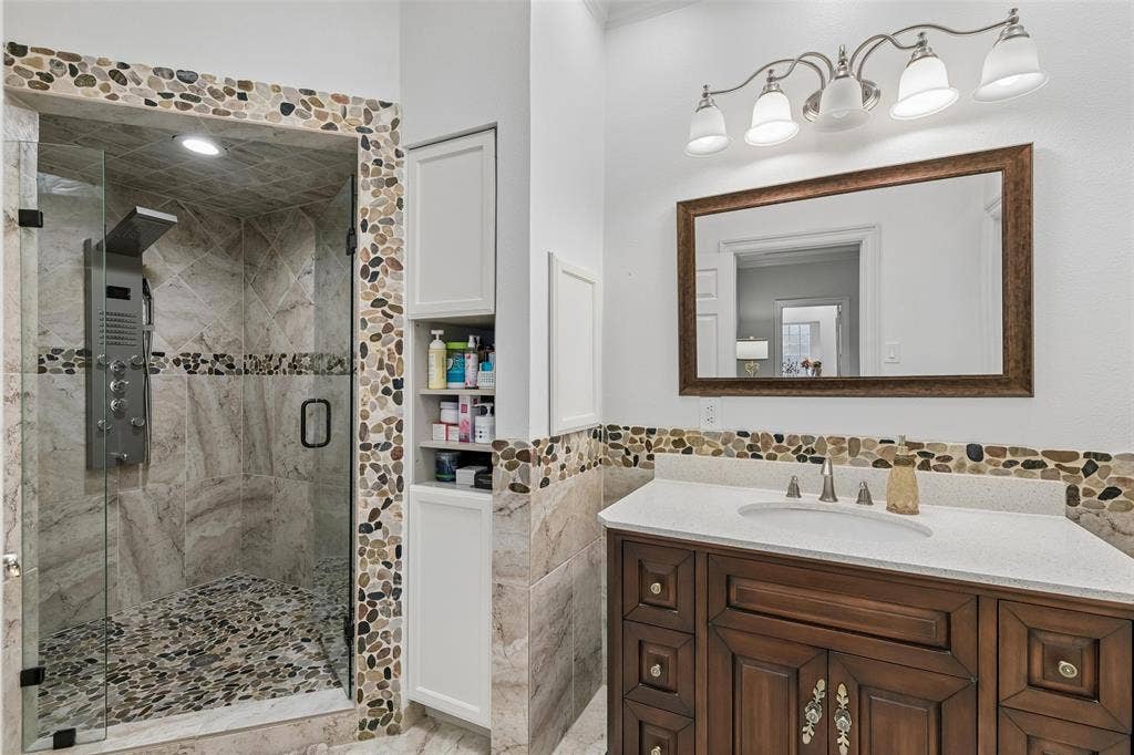 6422 Covecreek Place, Dallas, TX 75240