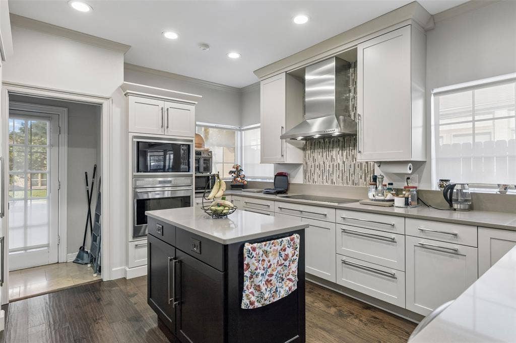 6422 Covecreek Place, Dallas, TX 75240